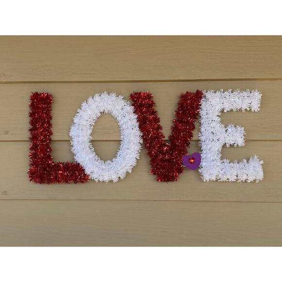20” Red White Tinsel LOVE Valentines Day Wreath Door Hanger Swag Wall Decor - Picture 8 of 8